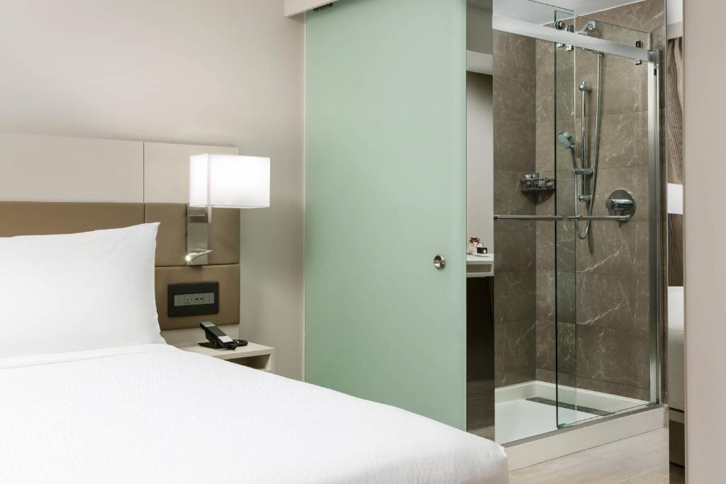 ac hotel hotels for gays san juan room