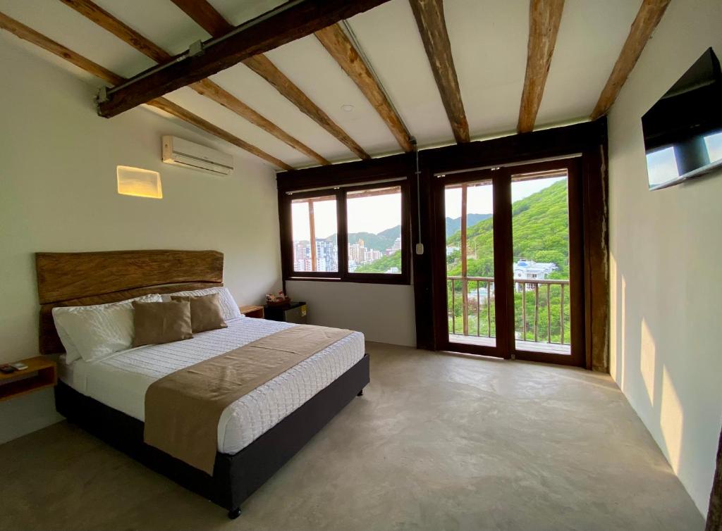 akela gaira hotel hotels for gays santa marta room