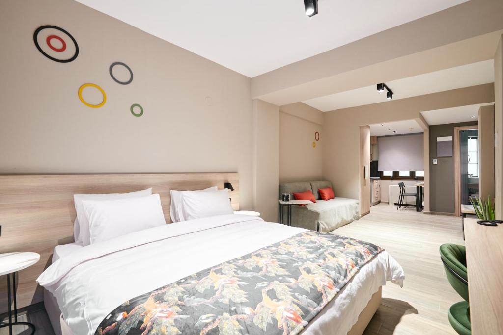 blue bottle boutique hotels for gays thessaloniki room