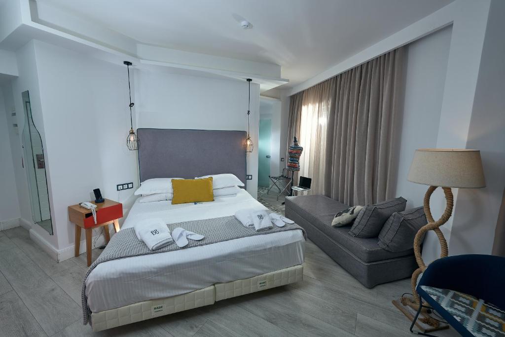 blue bottle boutique hotels for gays thessaloniki room