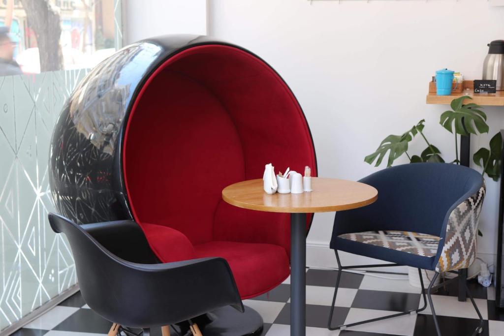 blue bottle boutique hotels for gays thessaloniki lounge