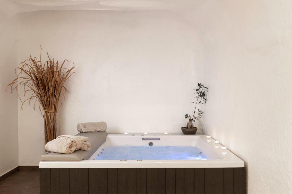 elisabeth boutique hotel hotels for gays thessaloniki jacuzzi