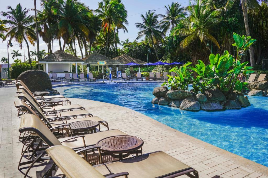 embassy suites hotels for gays san juan swimming pool