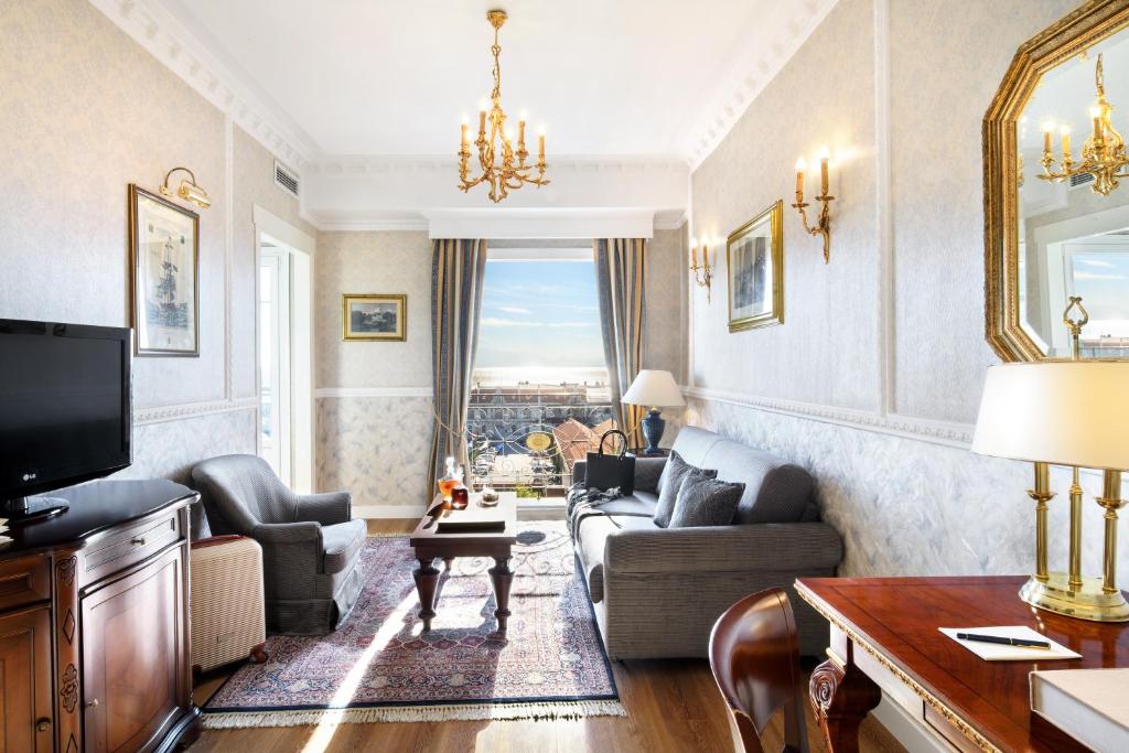 mediterranean palace hotels for gays thessaloniki lounge