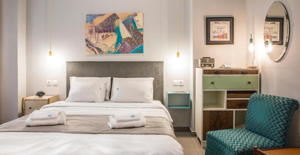 the caravan hotels for gays thessaloniki room