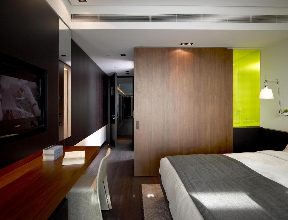 the met hotels for gays thessaloniki room