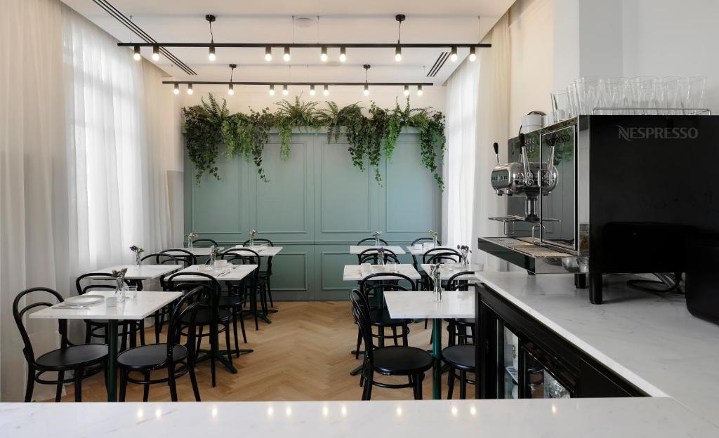 the modernist hotels for gays thessaloniki coffe shop