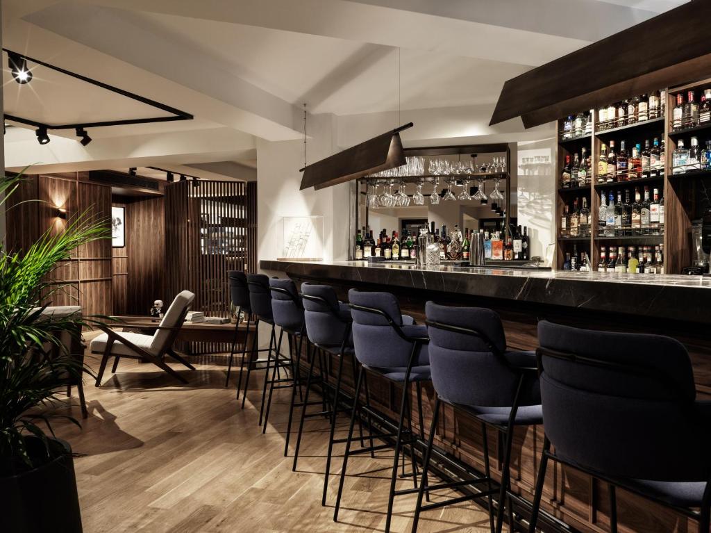 vanoro hotel hotels for gays thessaloniki bar
