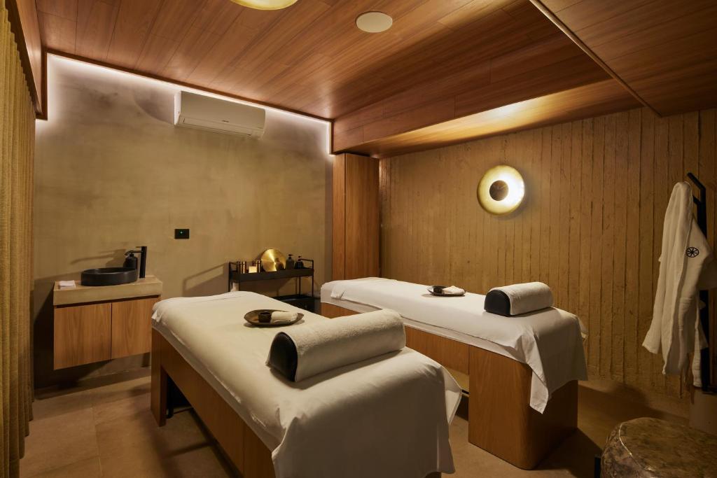 wellcomm hotels for gays medellin spa