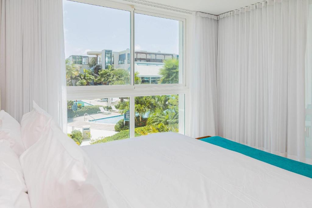 Gay Travel Aruba Radisson Blu Aruba