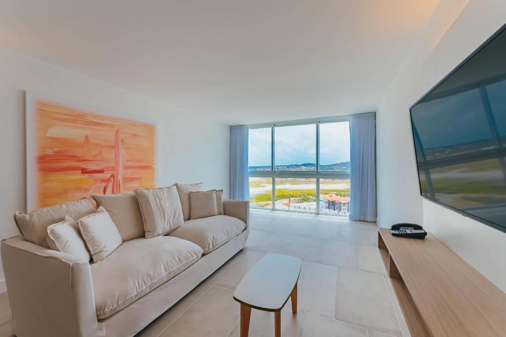 Gay Travel Aruba Radisson Blu Aruba